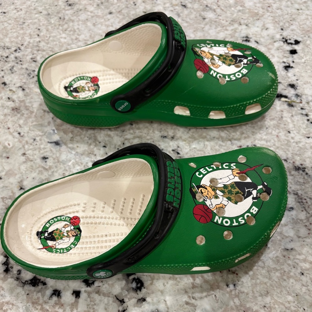 Boston Celtics Green Crocs - Picture 4 of 6